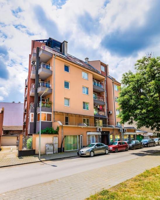 The Little Beauty Next To Old Town & Kapana Appartement Plovdiv Buitenkant foto